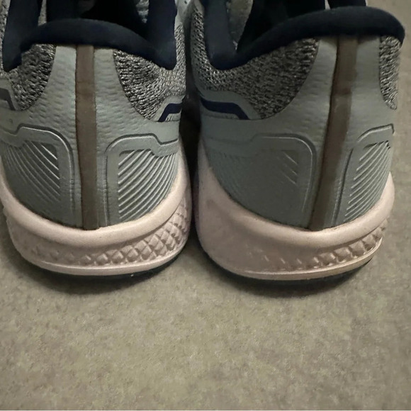 Saucony Women's Omni 19 Running Shoe, Sky/Storm like new size 9 - Picture 5 of 7